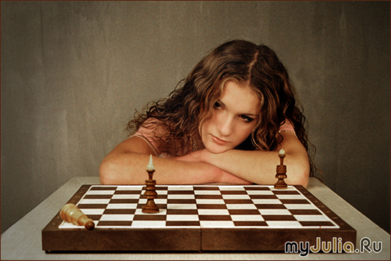 Мери Рок проигрывает в шахматы гроссмейстеру пизду